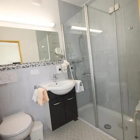 Bad Pyrmonter Hof 3* バート・ピルモント