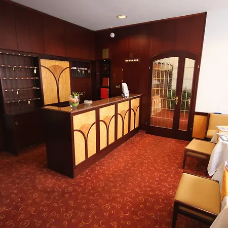 Bad Pyrmonter Hof 3* バート・ピルモント